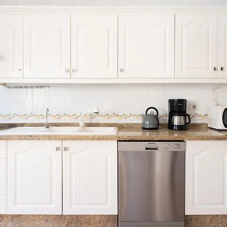 别墅 Luxurious 1,5 Kilometers From