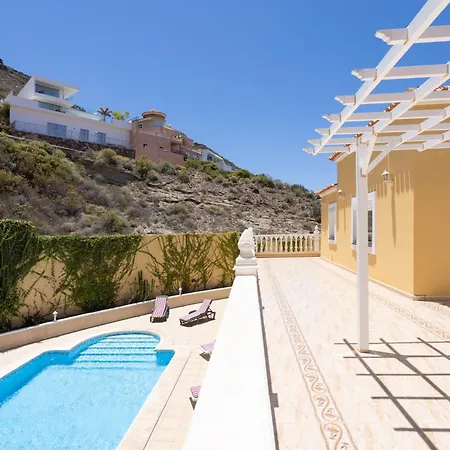 Classbnb - Luxurious 1,5 Kilometers From Villa *