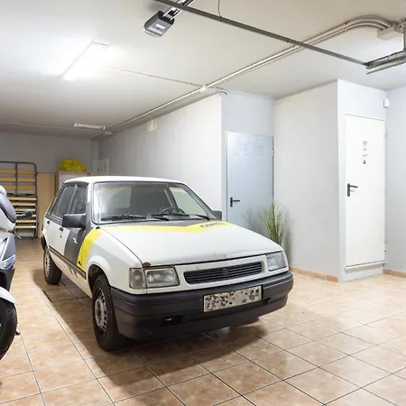 Luxurious 1,5 Kilometers From 阿德耶