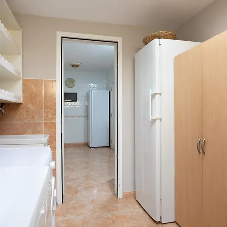 Luxurious 1,5 Kilometers From 阿德耶