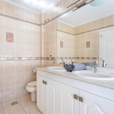 Luxurious 1,5 Kilometers From 别墅 *