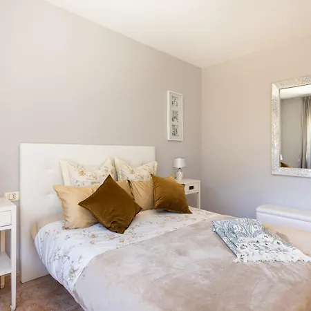 Luxurious 1,5 Kilometers From 别墅 阿德耶