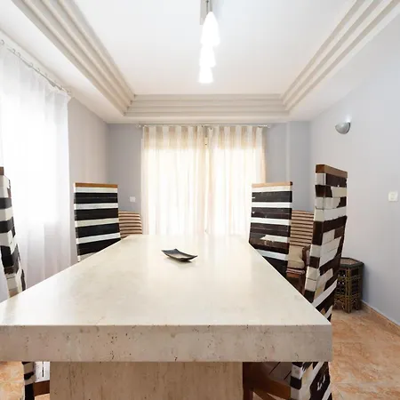 Luxurious 1,5 Kilometers From 阿德耶