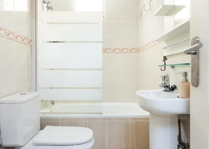 וילה Luxurious 1,5 Kilometers From אדחה