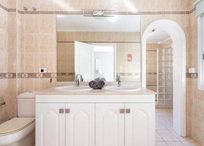 Luxurious 1,5 Kilometers From וילה *