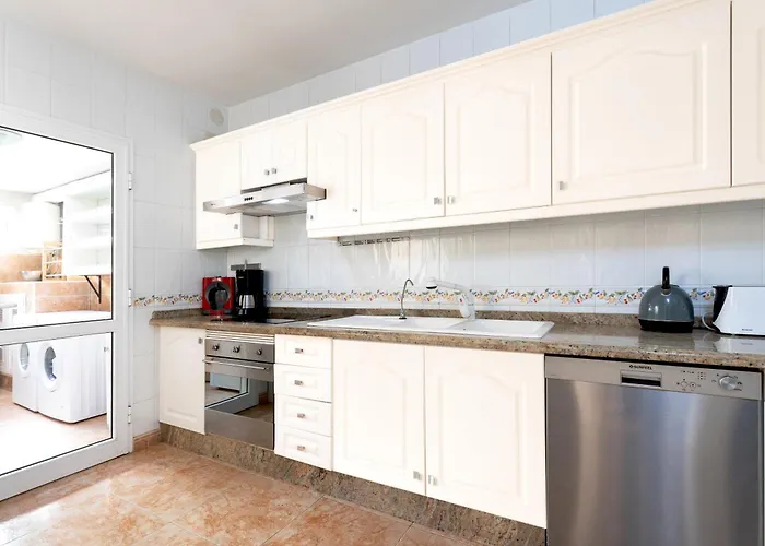 Luxurious 1,5 Kilometers From אדחה